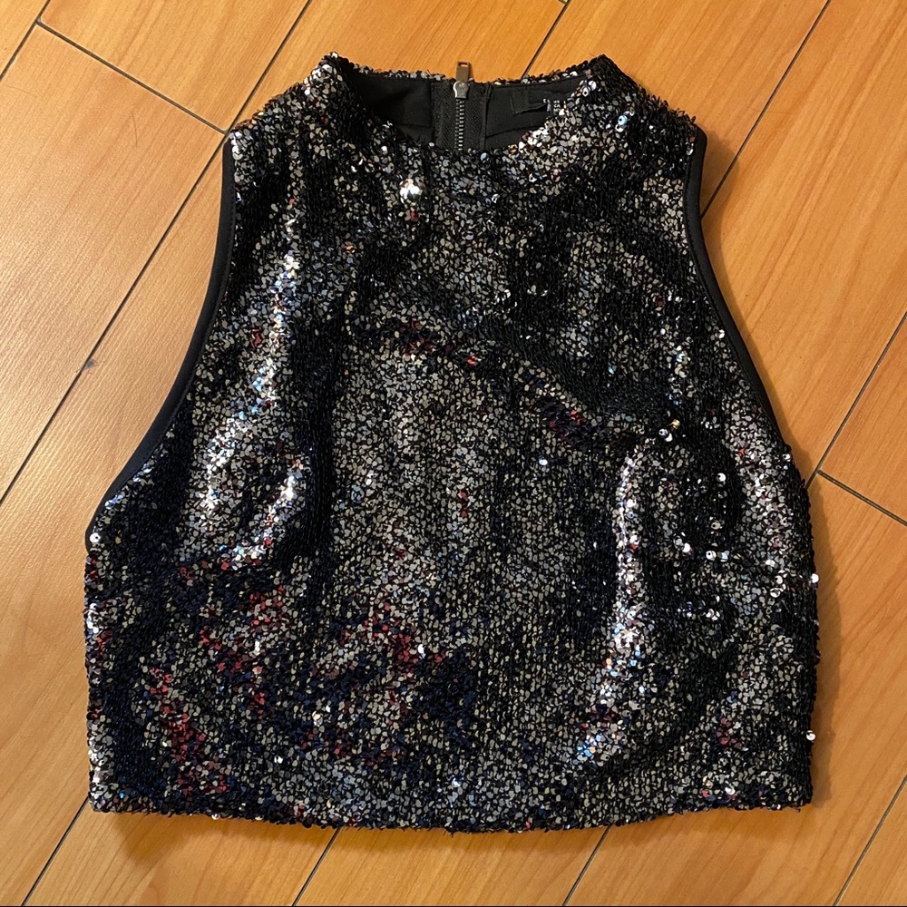 👯‍♀️BRAND NEW Black Mock-Neck Sequin Crop Top